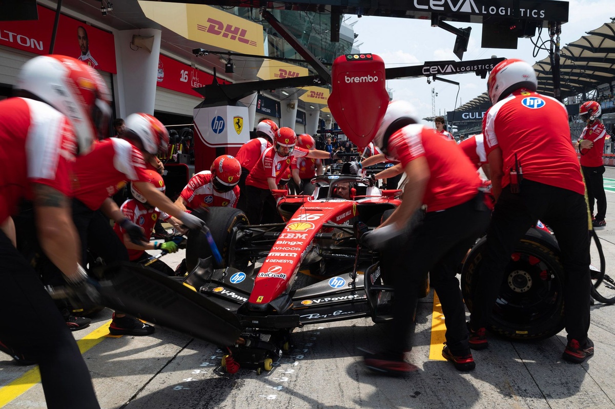 F1 | GP del Bahrain, strategie: 2 soste quasi certe. Max e Leclerc proveranno i 3 pit stop?