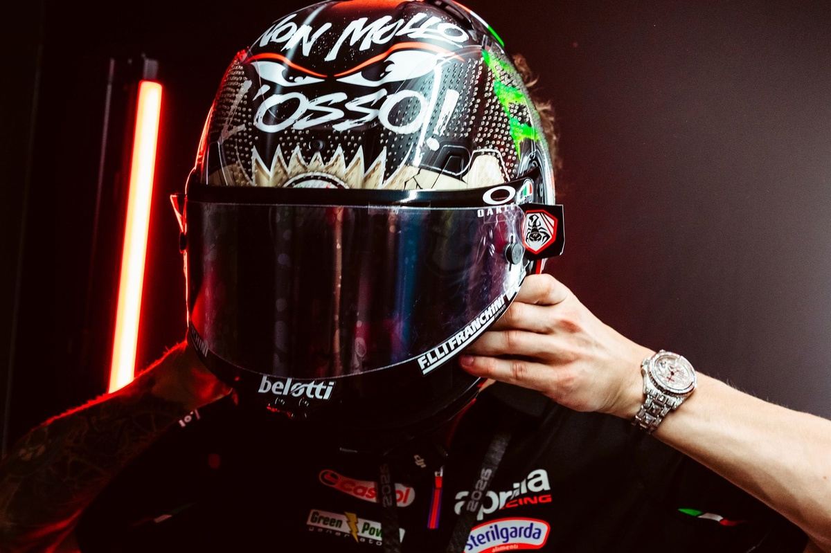 MotoGP | Bezzecchi non molla... l'osso: ecco il casco dedicato al GP di casa a Misano