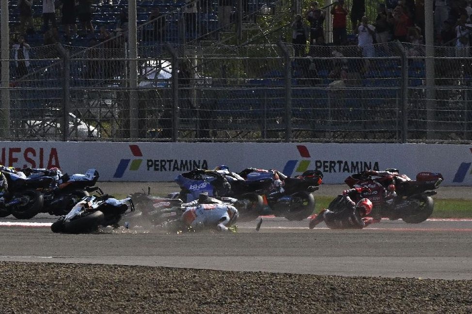 MotoGP | Bezzecchi: "Mi spiace se Raul è arrabbiato, ma è un incidente di gara. Ora pensiamo a domani"