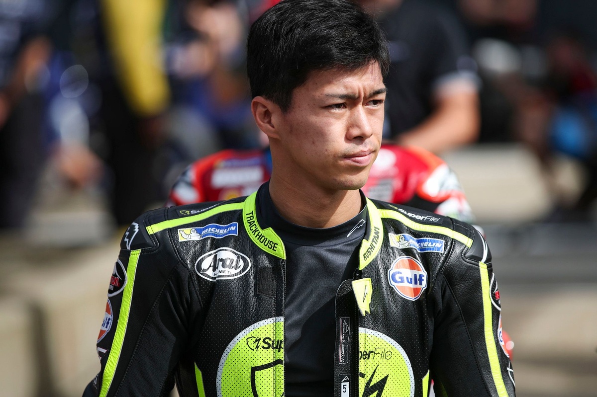 MotoGP | Trackhouse, che guaio: Ogura si è infortunato a una mano. Ad Aragon correrà Savadori