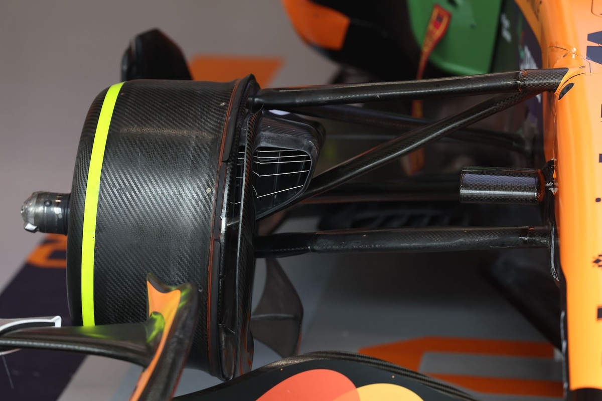 F1 | McLaren: presa dei freni più grande e l'ala posteriore non è la H-wing perché pesa di più