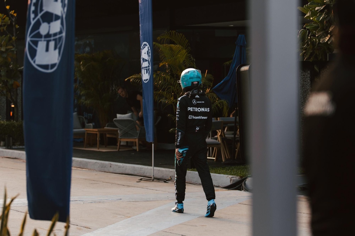 F1 | Russell rompe la power unit e la Mercedes deve rivedere i piani con un nuovo motore a Singapore