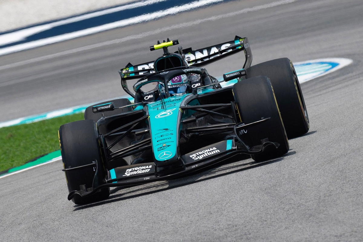 F1 | Mercedes: il carico delle novità si sente, ma qui cambia la finestra d'assetto e la W17 diventa un puzzle