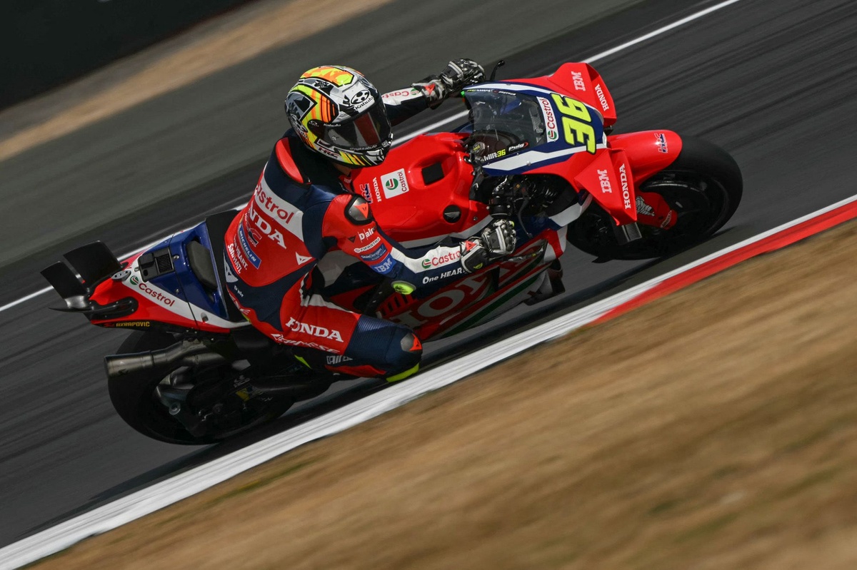 MotoGP | Mir e Rins subito fuori a Silverstone: "Al primo giro è stato un po' un caos"