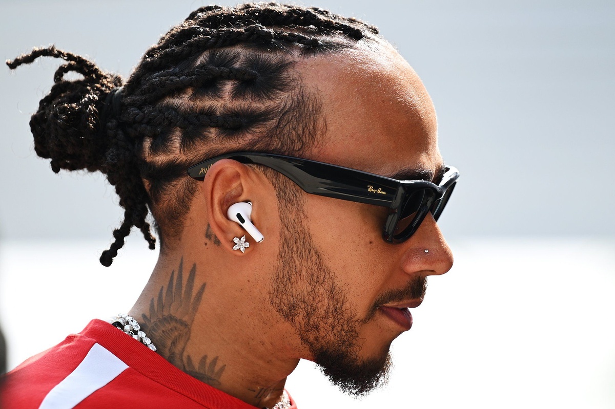 F1 | Ferrari, Hamilton difende Vasseur ma ogni sua parola continua a far discutere