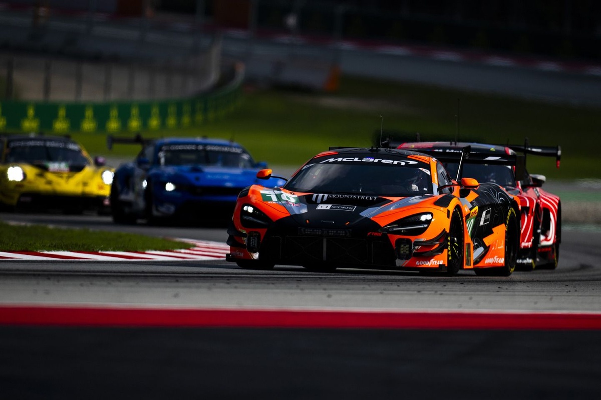 WEC | Fleming beffa Pera, McLaren in Hyperpole LMGT3 per la 6h di Barcellona