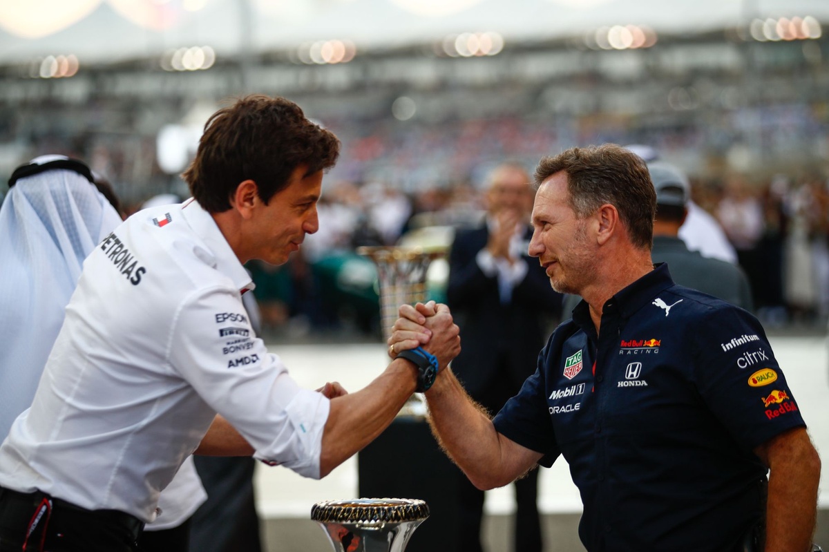Christian Horner ammette che la rivalità in F1 con Toto Wolff è diventata "teatro"