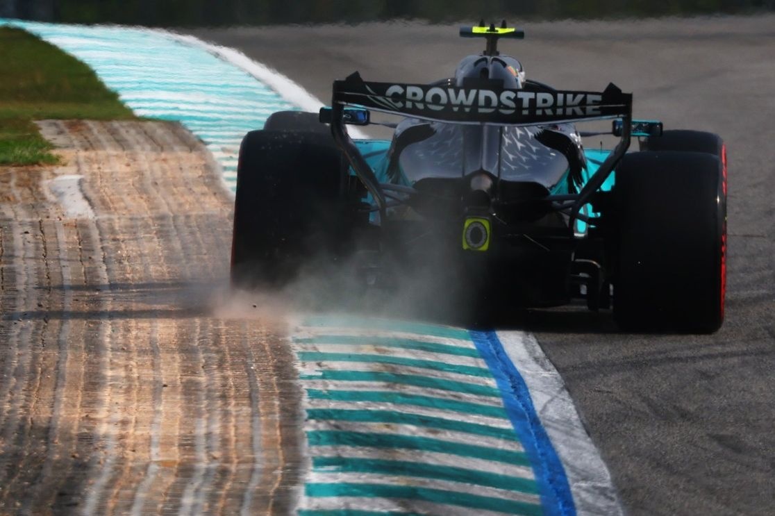 Mercedes, Antonelli limita i danni. Wolff: “L’upgrade? Sembra ci abbia fatto retrocedere”