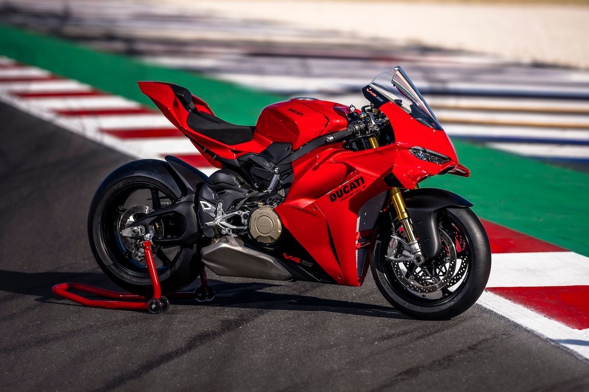 Ducati Panigale V4 2027: il riferimento della categoria si evolve