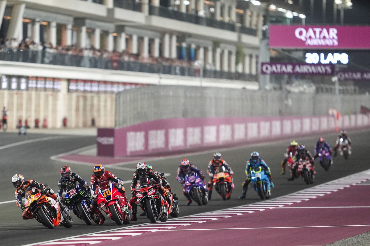 MotoGP | Carlos Ezpeleta assicura: "Lavoriamo per mantenere il GP del Qatar nel calendario 2026"