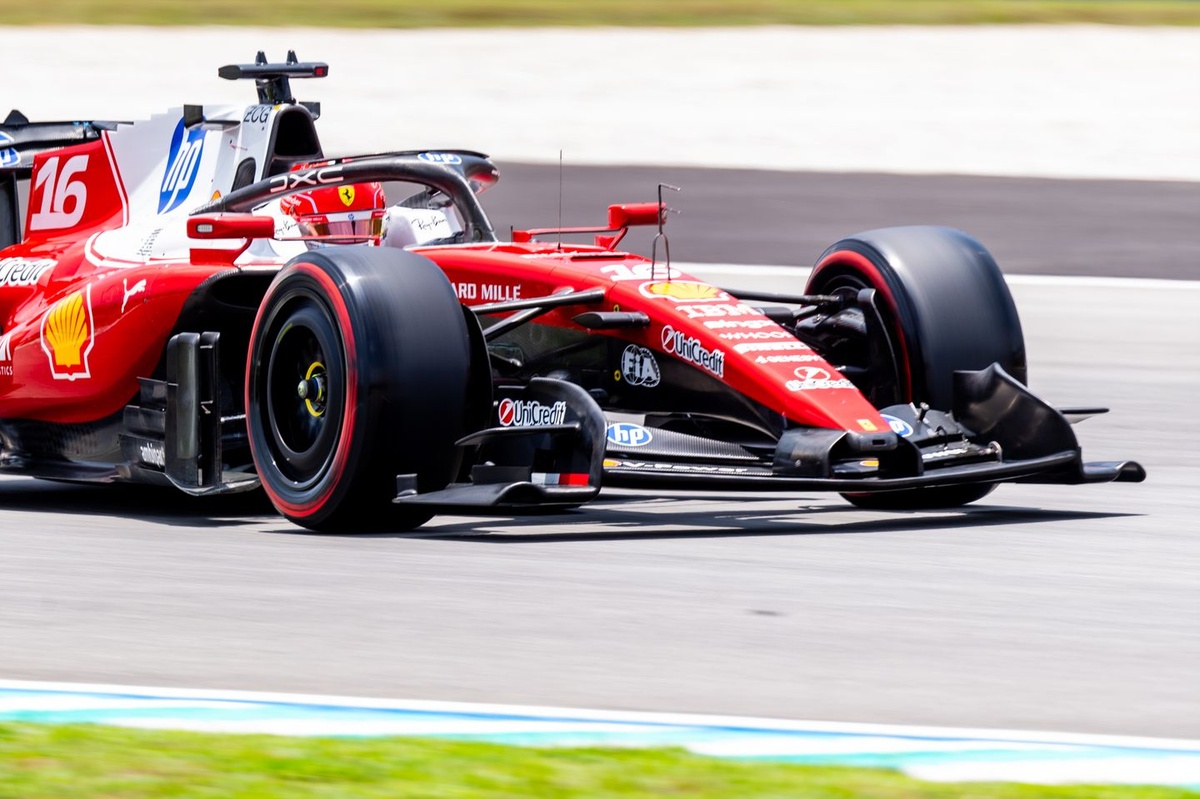 F1 | Leclerc avverte: "Dovremo essere bravi a capire come evolverà la pista. Il degrado gomme rimarrà però alto"
