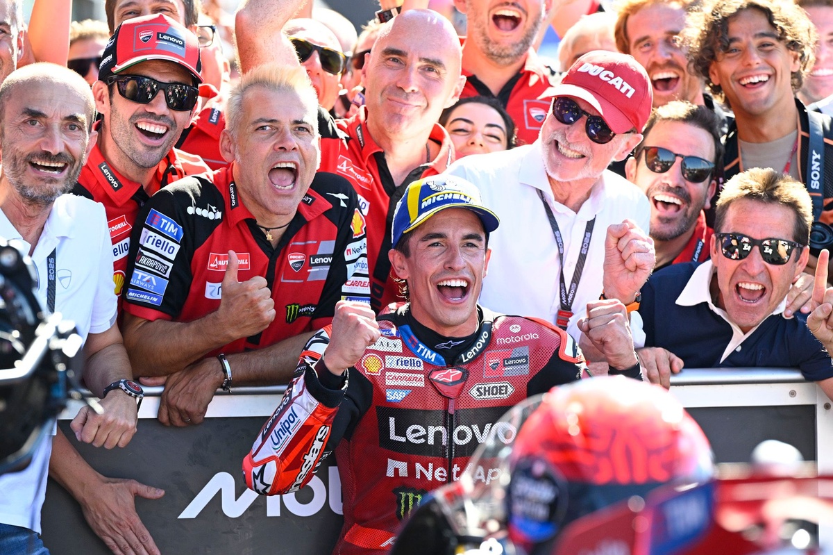 MotoGP | "Questo è il mio sogno, è rosso!": l'euforia di Tardozzi e Márquez in Inside Ducati di Misano