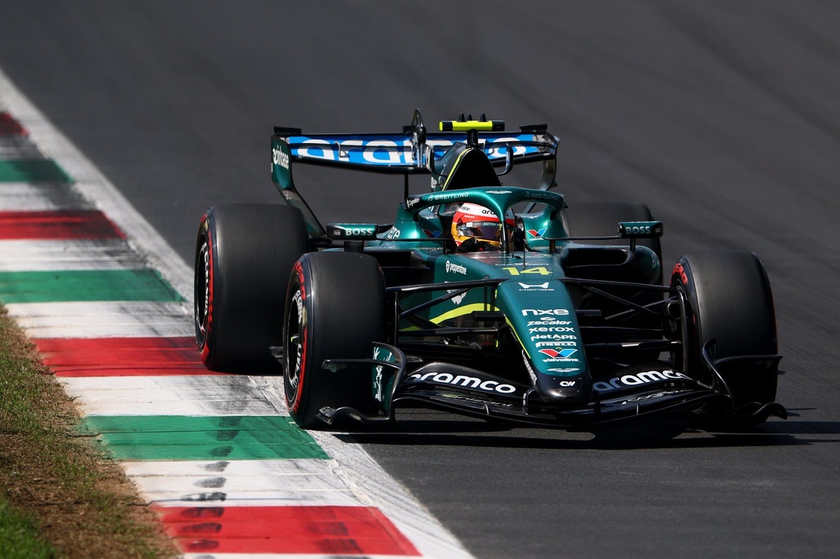 F1 | Alonso (Aston Martin) e Lawson (Red Bull) partono dalla pit lane nel GP d'Italia