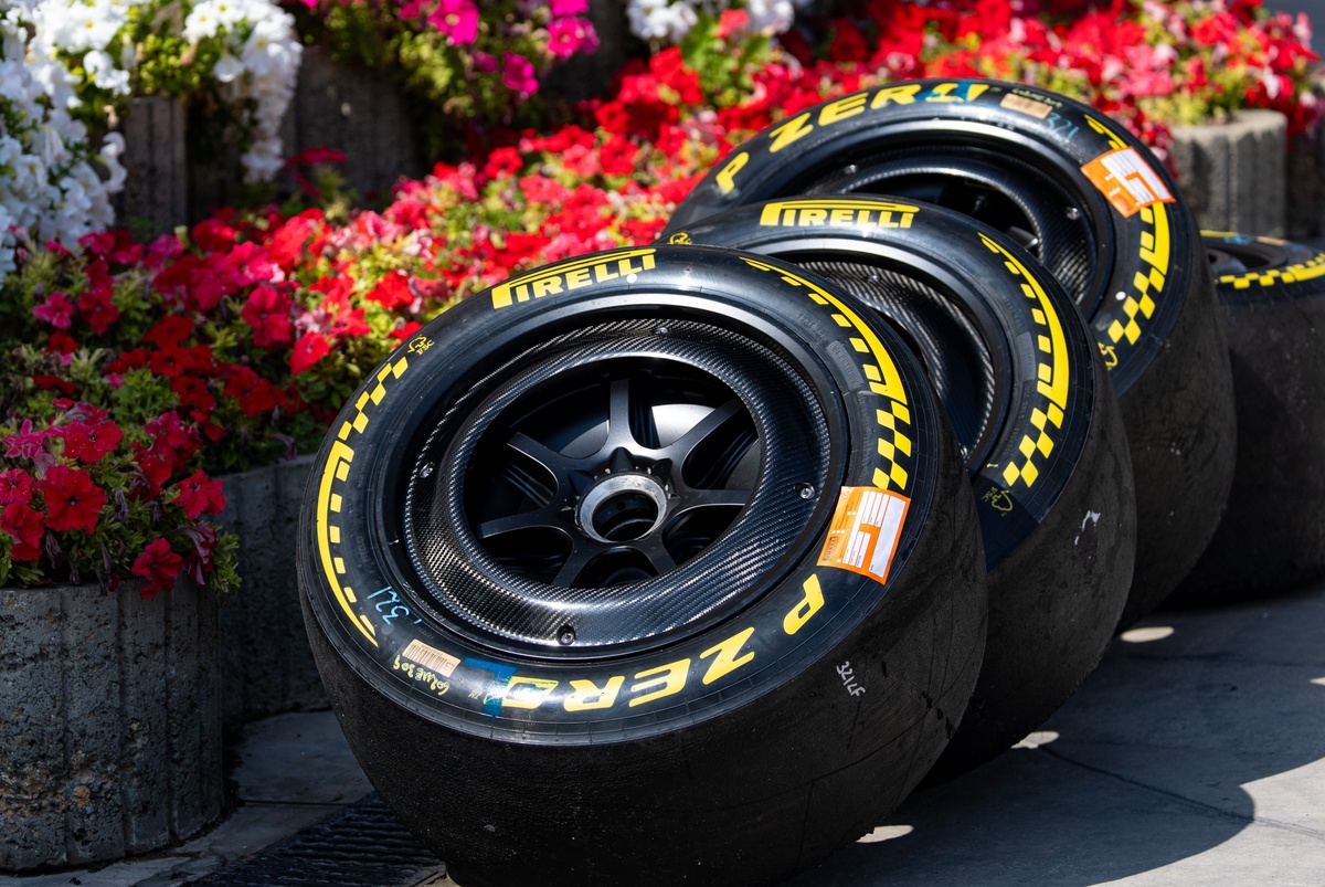 F1 | Pirelli: a Baku la vera sfida è gestire le temperature delle gomme per evitare i bloccaggi