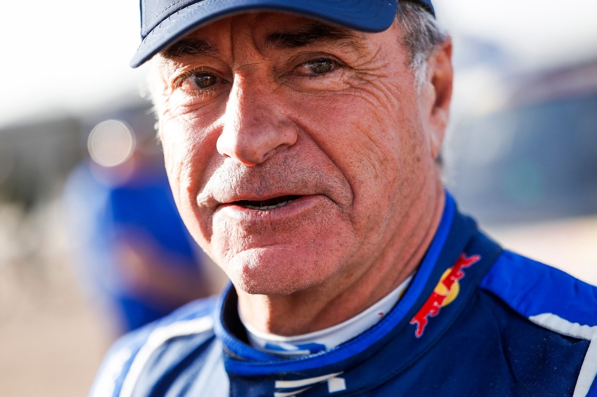 La leggenda del WRC Carlos Sainz in gara con la Ford Puma Rally1