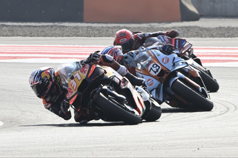 MotoGP | KTM vede il 2027 come un nuovo inizio: "Finalmente possiamo far confluire 10 anni d'esperienza nella 850cc"