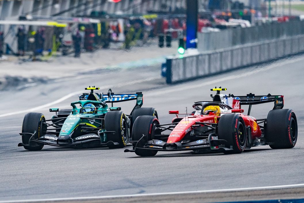 Alonso: "Non hanno mai fermato una gara quando ci siamo ritirati noi. C'è troppa tecnologia in F1"