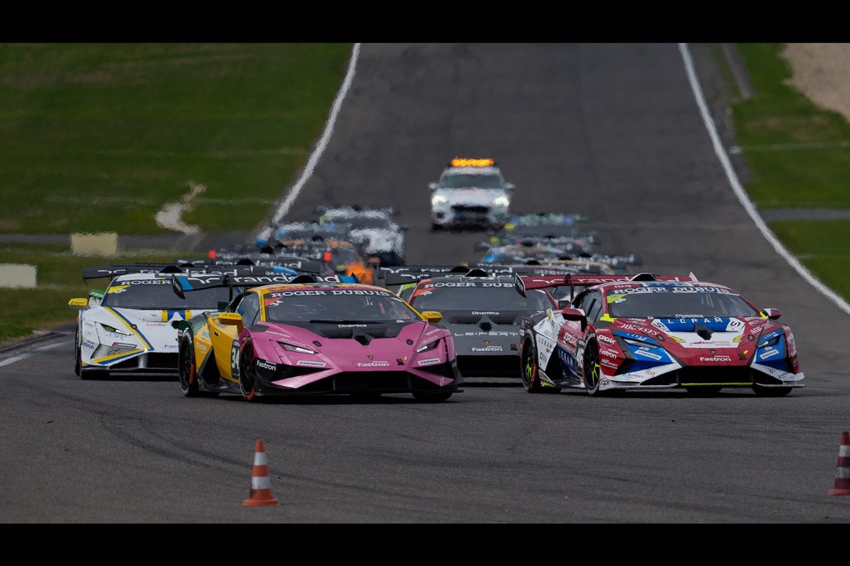 Lamborghini | Il Super Trofeo Europa a Barcellona: solo 3 punti separano i primi due PRO