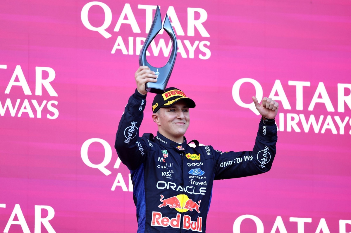 F1 | "Ha alzato l'asticella, non solo per la velocità": cosa ha impressionato Red Bull nel ritorno di Hadjar a Baku