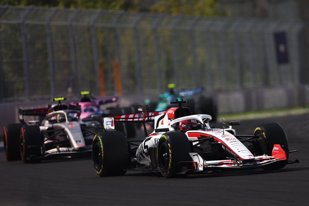 F1 | I doppiaggi sono diventati complessi: le bandiere blu rischiano di mandare in confusione le PU