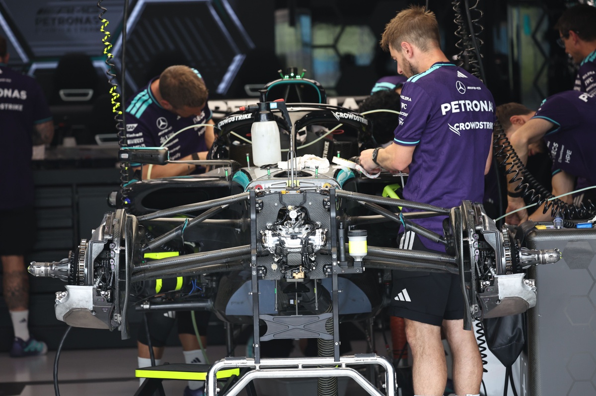 F1 | Rebus Mercedes: perché a Singapore cerca una cura che va oltre i dubbi sul nuovo pacchetto