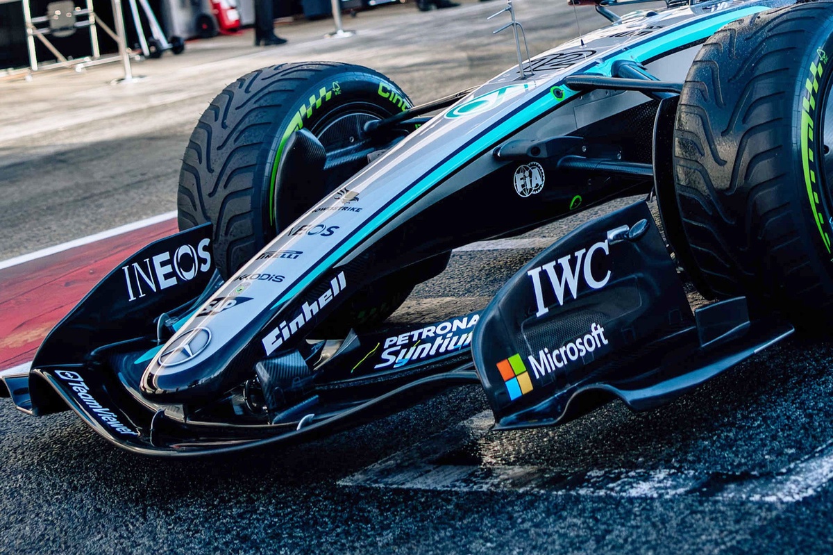 F1 | Test Pirelli: Mercedes completa 125 giri a Magny-Cours con le intermedie per il 2027