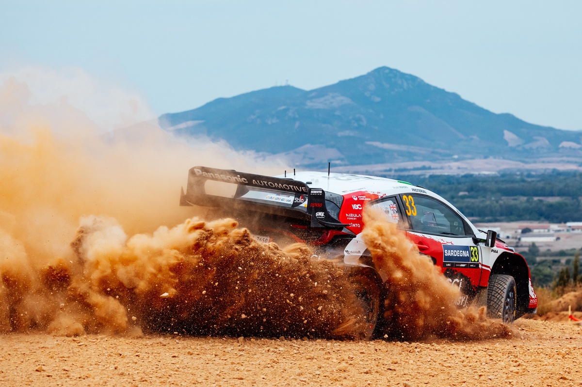 WRC | Rally Italia Sardegna, PS14-16: Evans fora, il duello Mondiale con Solberg si risolverà nella Power Stage