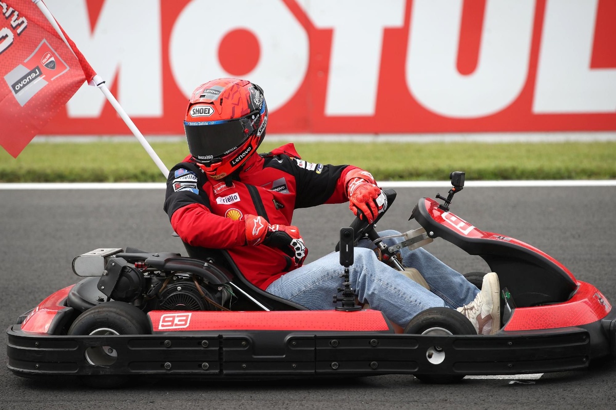 MotoGP | Marquez riceve una tirata d’orecchie dopo aver mandato una controfigura alla gara di kart di Motegi