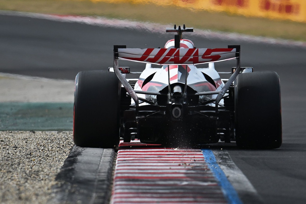 F1 | Haas completa un test TPC a Portimao: in pista anche Fornaroli e Camara con un occhio al 2027
