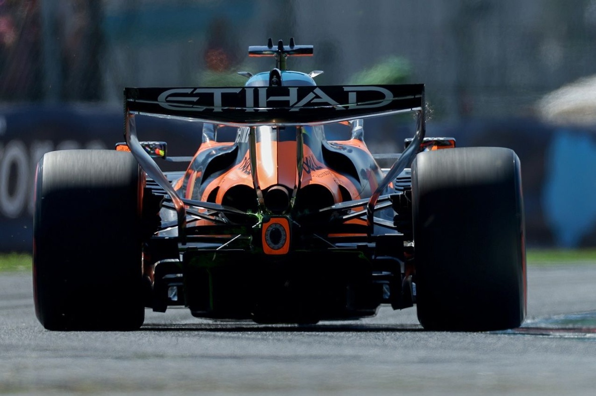 F1 | McLaren, Baku è un altro esame: sulla MCL40 debutta un nuovo pacchetto e torna l'ala ribaltabile