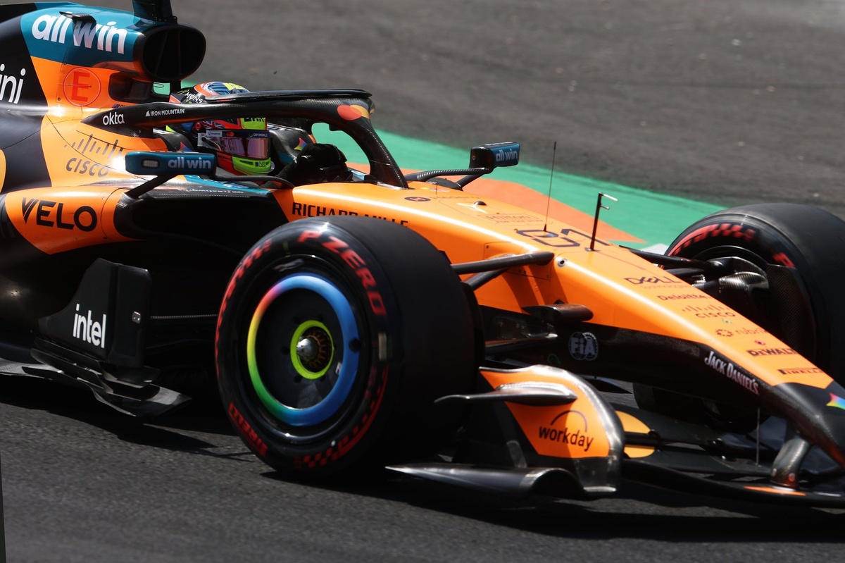 F1 | Piastri penalizzato per aver ostacolato Lawson: scende da 3° a 6°, le Ferrari guadagnano una posizione