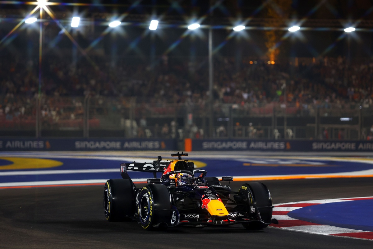 F1 | Singapore, Sprint Qualifying: capolavoro di Verstappen, poi Russell e Leclerc. Antonelli solo settimo