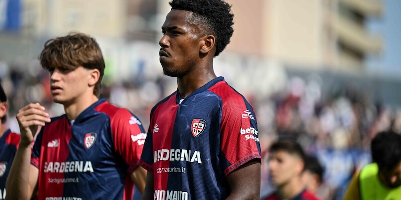 Paura per Trepy, il calciatore del Cagliari in terapia intensiva: ha rischiato di annegare in piscina
