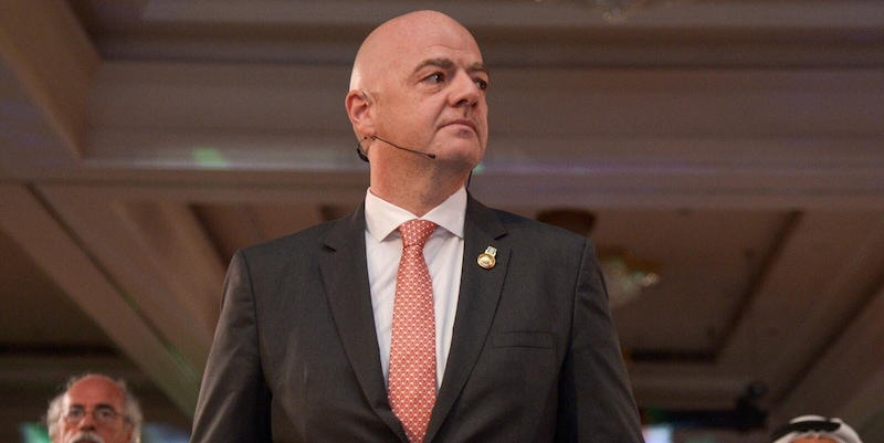 Infantino e una presa di posizione fuori dal mondo