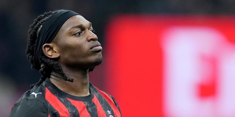 Milan, Leao deve scegliere: l'Aston Villa ottiene il sì ma c'è l'offerta monstre del Galatasaray