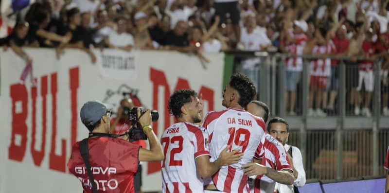 Barletta, che tris nel derby al Bari! Doppietta e gol in rovesciata per Da Silva