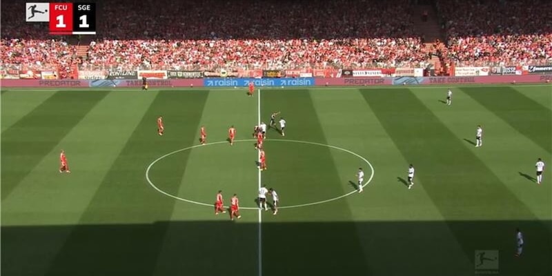 Come si può battere così da centrocampo e prendere subito un altro gol? Che pasticcio dell’Union Berlino!