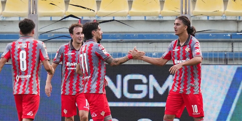 Impresa di Giampaolo: la Cremonese elimina il Parma dalla Coppa Italia, fischi al Tardini