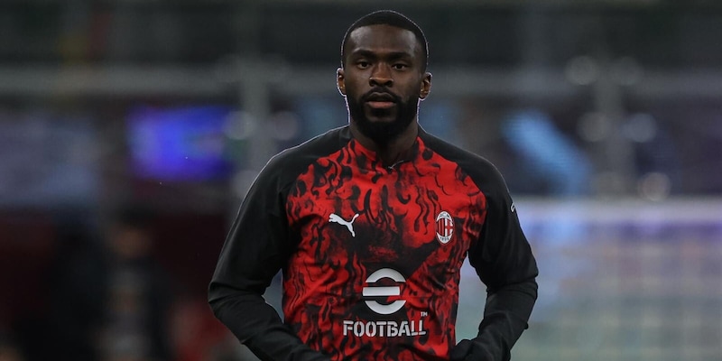 Milan, Tomori reintegrato in rosa dopo la mancata cessione