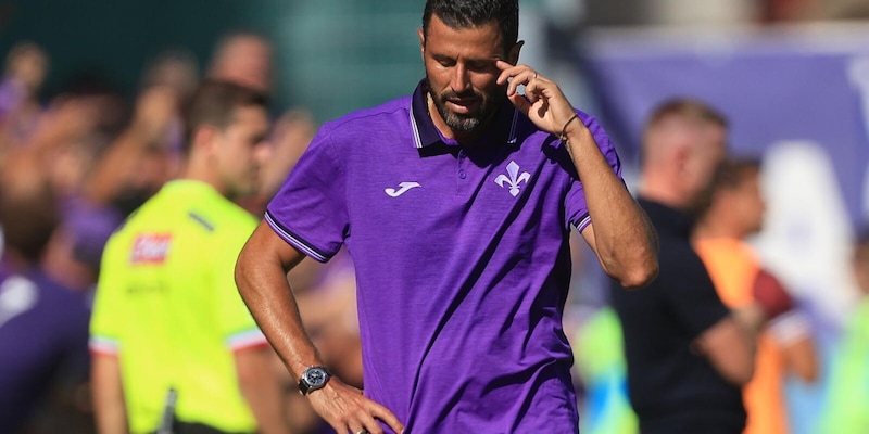 Caos Grosso a Firenze, panchina già a rischio: "Non mi dimetto". Ma i tifosi in curva cantano altro...