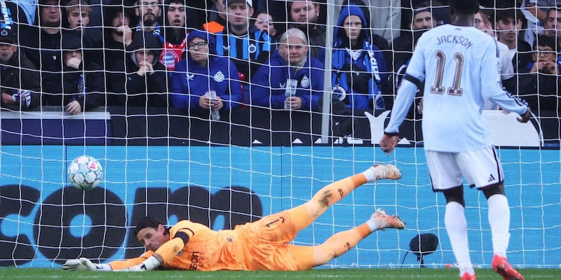 Disastro Sommer all'esordio in Champions: il Bruges perde con l'Aston Villa. L'Aek vince la prima