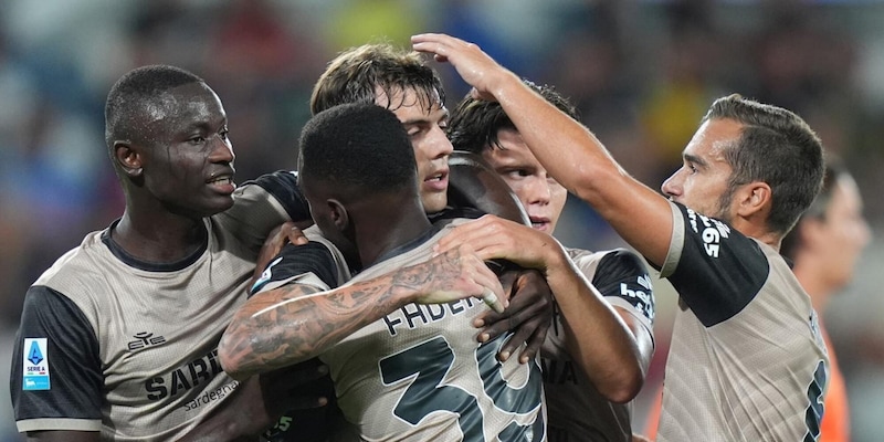 A Sarri non basta Scamacca, Atalanta ancora ko: Mendy e Maldini fanno sognare il Cagliari