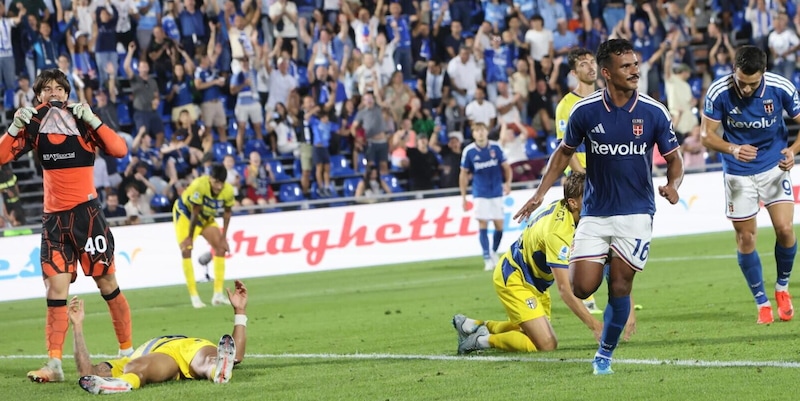 Ramon e Kaiki lanciano il Como: al Parma non basta un gol di Romero