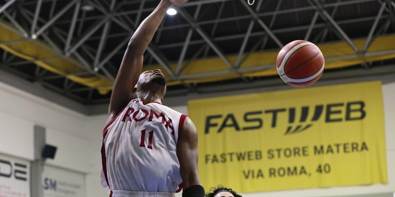 Ayayi si presenta alla BC Roma: "Giocare in una grande città è una sfida"