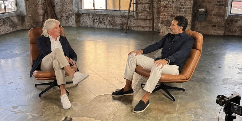Buffon a tutto campo: "Ho scelto la mia felicità. Dal calcio ho avuto tutto, dalle persone poco"