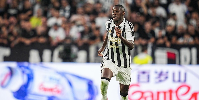Kolo Muani operato al dito: il bollettino medico della Juve rassicura i tifosi