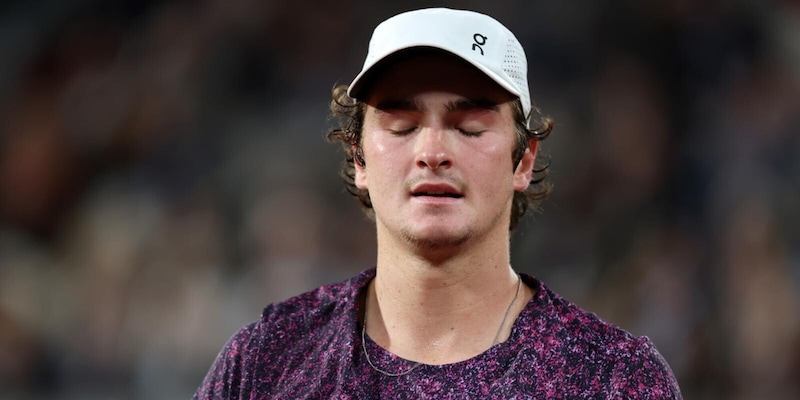 Dopo Alcaraz e Sinner anche Fonseca dice basta: salterà i tornei asiatici. Il tennis ha un problema serio