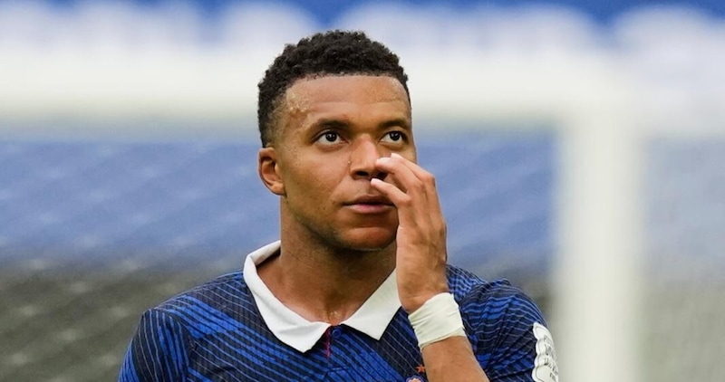 La febbre ferma Mbappé, che intanto svela: "Mia madre innamorata di Anfield e voleva..."