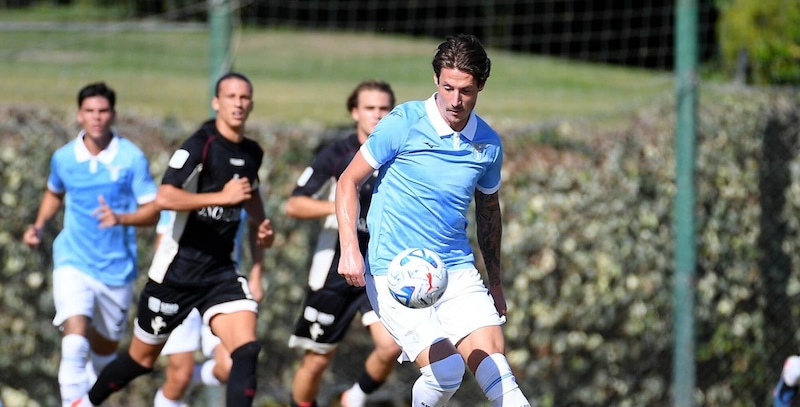 Pinamonti ora cerca il ritmo: deve aumentare l’autonomia. La Lazio lo aspetta