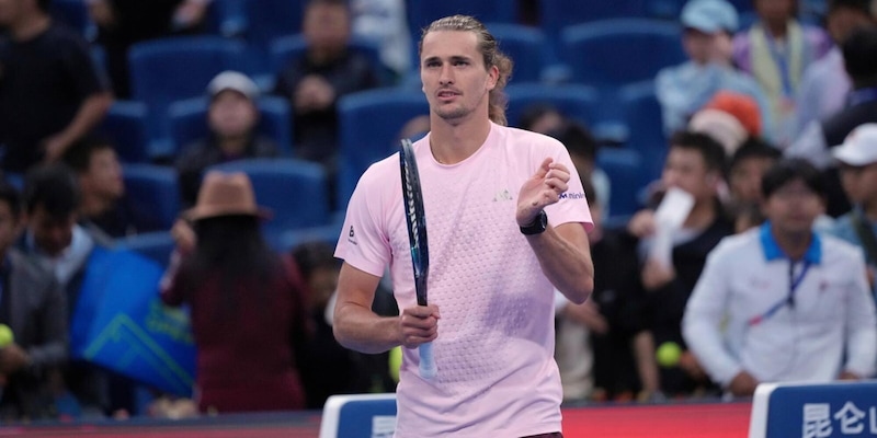 Zverev punge Djokovic: "Parla degli Slam perché ormai...". La battuta fa discutere